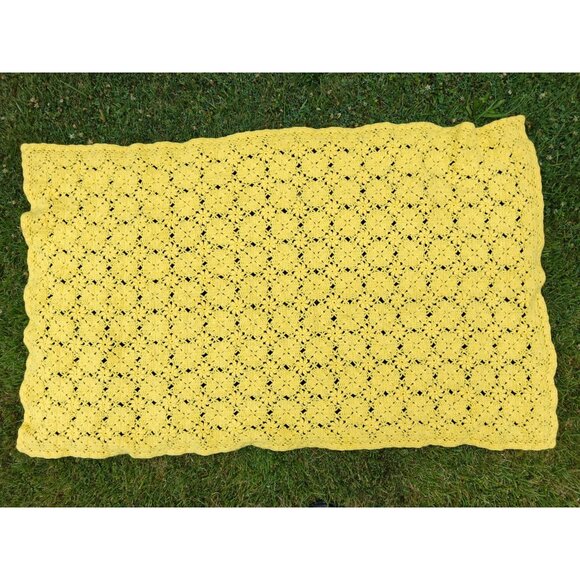 Vintage Handmade Yellow Crochet Blanket Floral Granny Square 35"x60" Clean - Picture 8 of 8